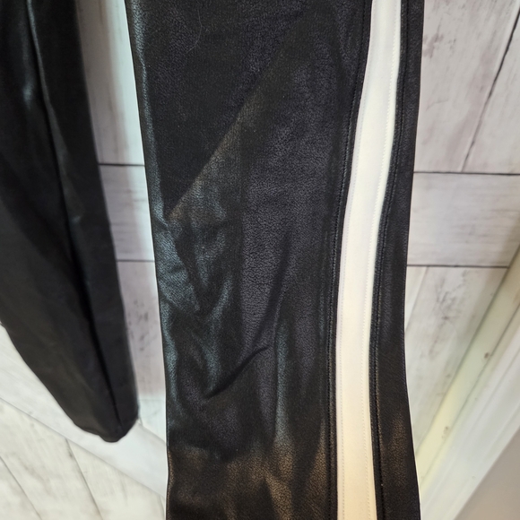 NWT SPANX Faux Leather Stripe Leggings - Picture 6 of 10
